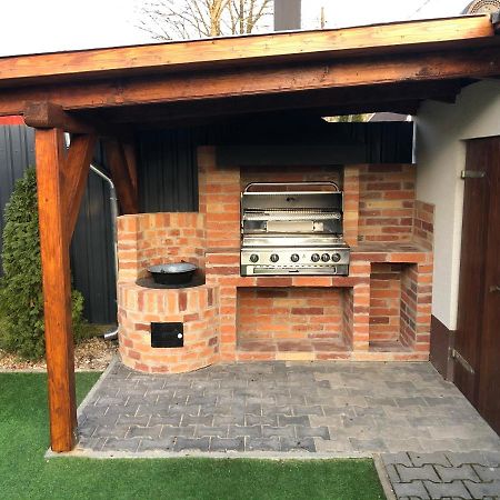 Siraly Apartman Hajdúnánás المظهر الخارجي الصورة