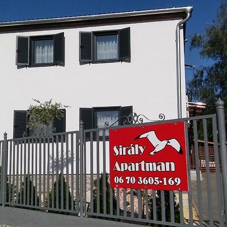 Siraly Apartman Hajdúnánás المظهر الخارجي الصورة