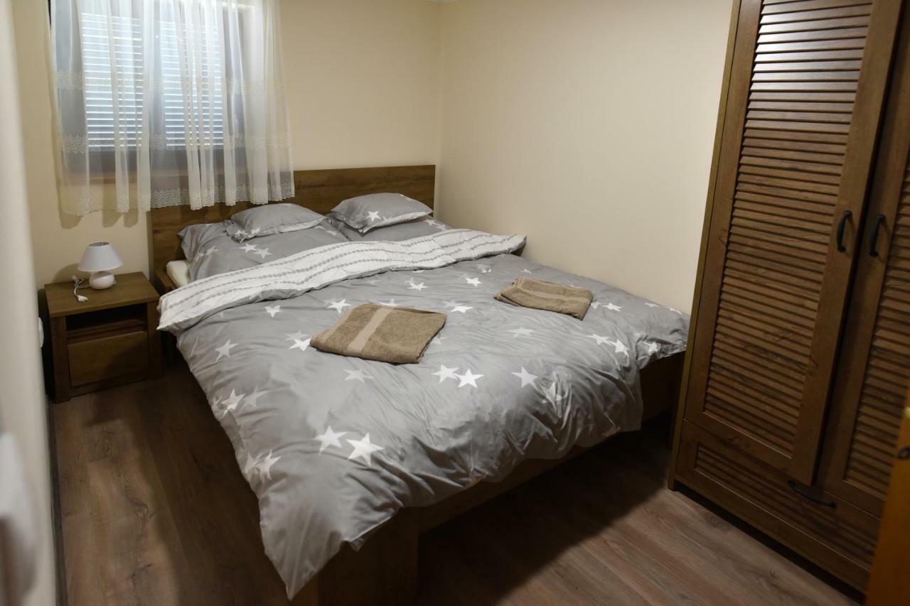 Siraly Apartman Hajdúnánás المظهر الخارجي الصورة