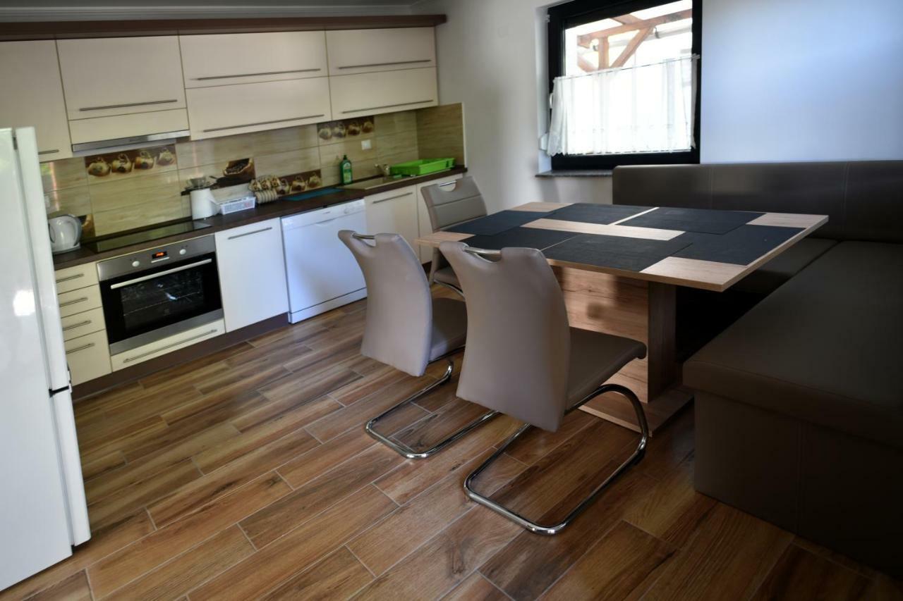 Siraly Apartman Hajdúnánás المظهر الخارجي الصورة